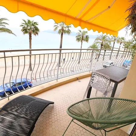 Beautiful 3 Bedroom. Direct Sea View. 401 Apartment *